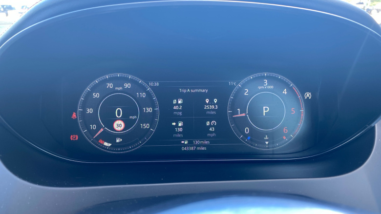 Jaguar E-Pace 2.0d [180] Chequered Flag Edition 5dr Auto Diesel Estate